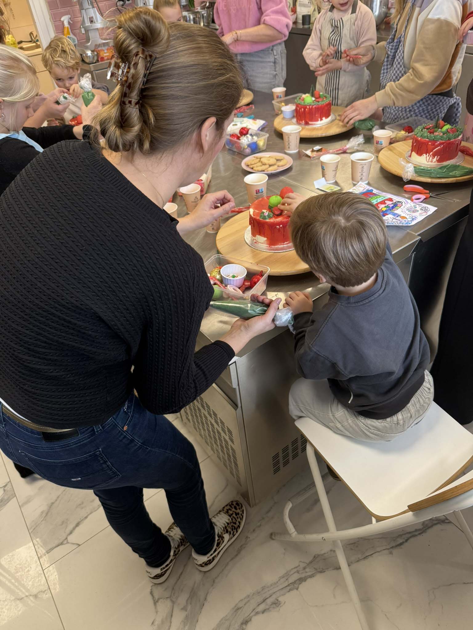 Samen met je kind een taart workshop volgen bij ZOET